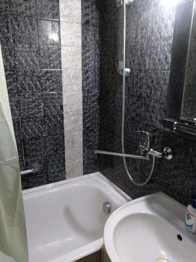 4-X Apartments Center Wi-Fi С 3-Мя Спальнями 95М2 Chernihiv Luaran gambar